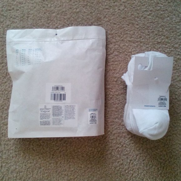 (3) Boxer Briefs and (6) Socks Bundle:  Flex Trunks. 3" Inseam.  Ankle Socks - Picture 5 of 8